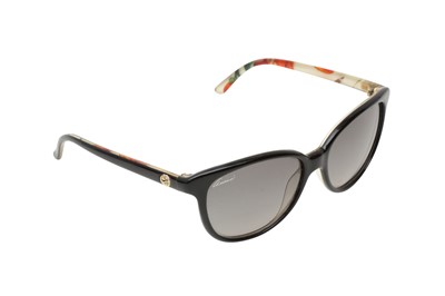 Lot 246 - Gucci Black Retangular Floral Sunglasses