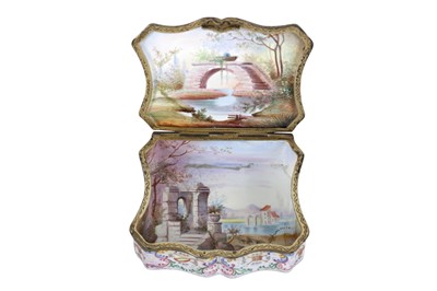 Lot 133 - A 19TH CENTURY EUROPEAN ENAMEL SNUFF BOX