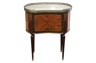 Lot 384 - A FRENCH MAHOGANY KIDNEY SHAPED THREE DRAWER SIDE TABLE