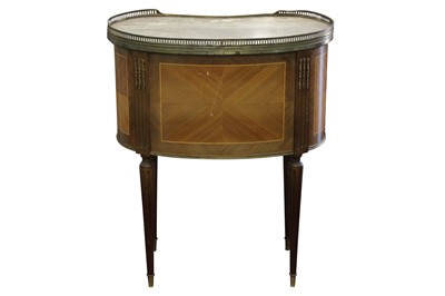 Lot 384 - A FRENCH MAHOGANY KIDNEY SHAPED THREE DRAWER SIDE TABLE