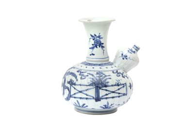 Lot 40 - A CHINESE BLUE AND WHITE KENDI