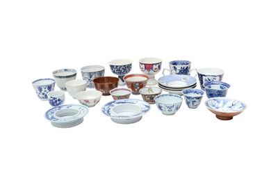 Lot 524 - A COLLECTION OF CHINESE CUPS AND SAUCERS