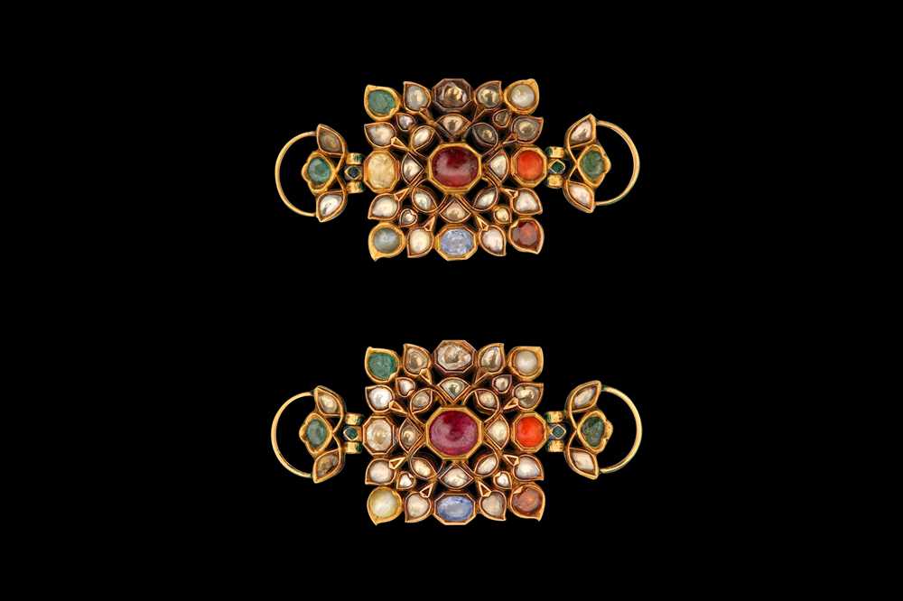 Lot 376 - λ A PAIR OF ENAMELLED GOLD NINE-GEM