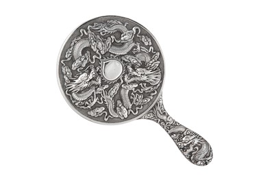 Lot 394 - An early 20th century Chinese Export silver hand mirror, Shanghai circa 1920 retailed by Hung Chong