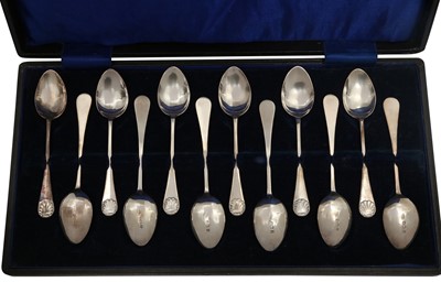 Lot 230 - A CASED SET OF GEORGE V STERLING SILVER TEASPOONS, BIRMINGHAM 1913 BY A J BAILEY