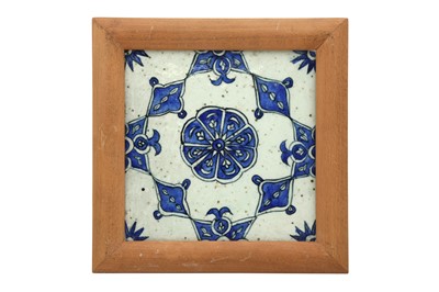 Lot 488 - A BLUE AND WHITE KUTAHYA POTTERY TILE