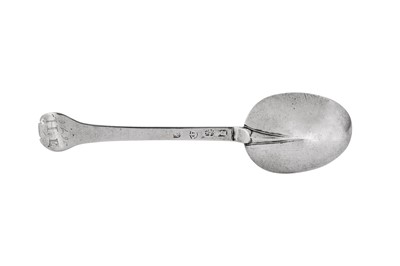 Lot 718 - A rare Charles II East Anglian provincial sterling silver spoon, Norwich dated 1676 by Arthur Haslewood II (free. 26th March 1661, d. 1684)