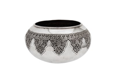 Lot 385 - An early 20th century Ceylonese (Sri Lankan) unmarked silver bowl, Colombo circa 1930