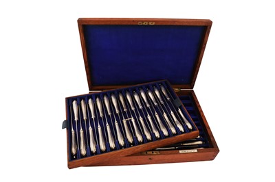 Lot 309 - A cased George III silver handled table knife set, London circa 1770 by WP