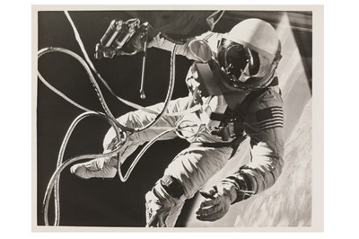 Lot 30 - Gemini 4: Ed White During Spacewalk