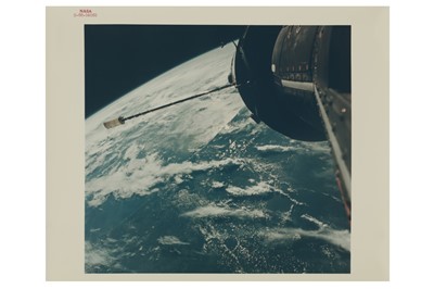 Lot 50 - Gemini 11: Earth Orbit