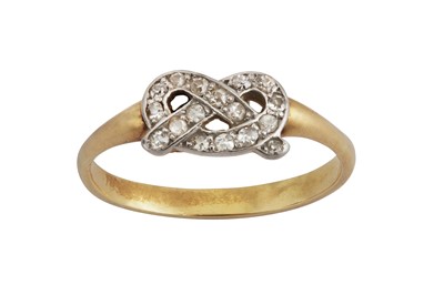 Lot 14 - A diamond dress ring