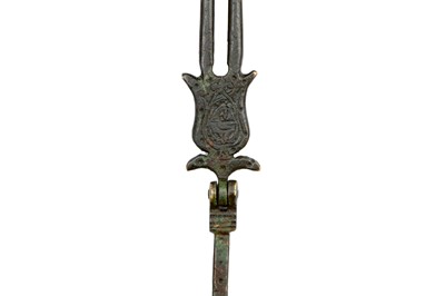 Lot 535 - AN ENGRAVED BRONZE FOLDING SUCKET FORK (OR COMBINED SPOON AND FORK)