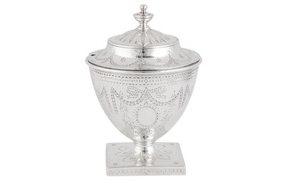 Lot 663 - A George III sterling silver covered preserve bowl or sauce tureen, London 1781 by Thomas Daniell & John Wall