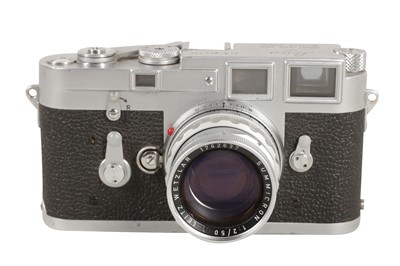 Lot 183 - A Leica M3 ELC Rangefinder Camera