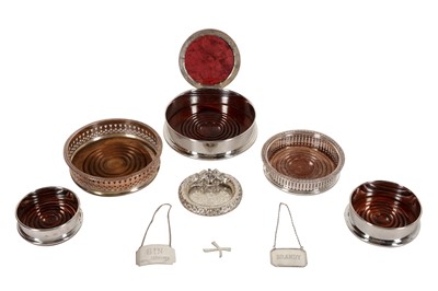 Lot 72 - GROUP OF SILVER TO INLCUDE FOUR WINE COASTERS