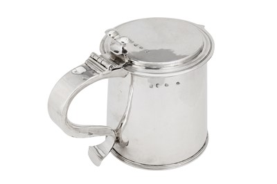 Lot 729 - A large and fine Charles II sterling silver tankard, London 1677 by Arthur Manwaring (free 1643, d.1678)