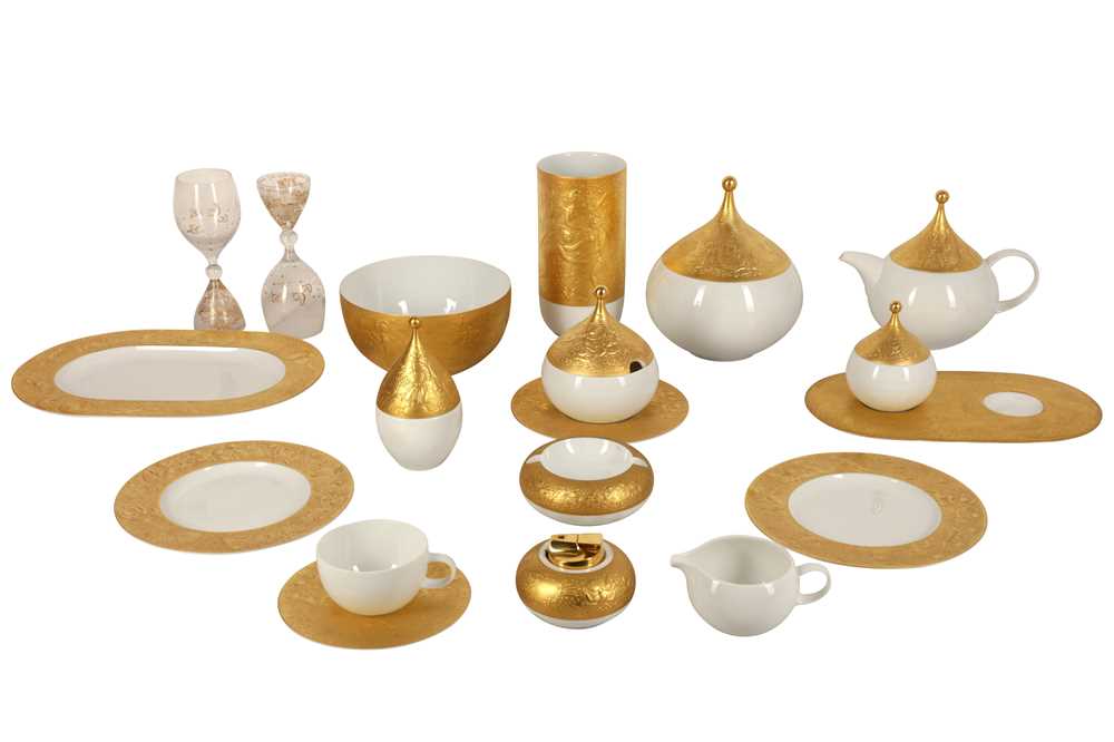 Lot 96 - A ROSENTHAL STUDIO LINE 'MAGIC FLUTE GOLD' PORCELAIN DINNER SERVICE, 20TH CENTURY