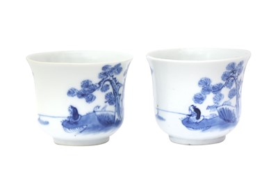 Lot 555 - A PAIR OF CHINESE BLUE AND WHITE CUPS FOR THE VIETNAMESE MARKET