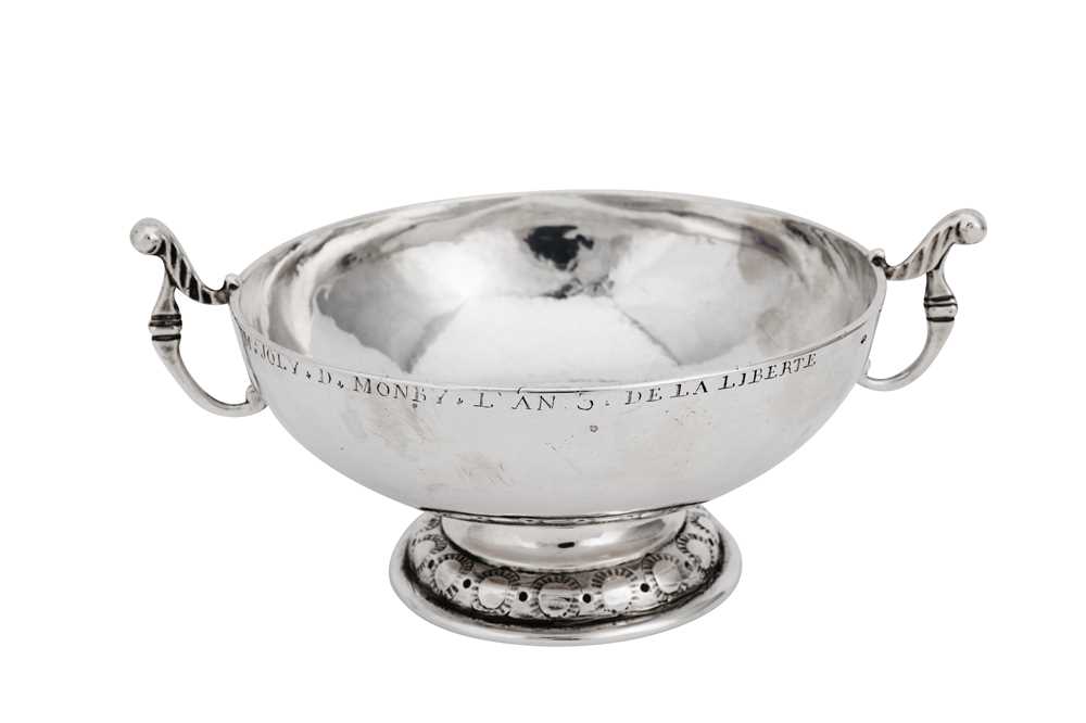 Lot 476 - A Louis XVI late 18th century French provincial silver twin handled cup (coupe à deux anses), Burgundy region circa 1780