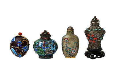 Lot 461 - λ ONE MONGOLIAN AND THREE CHINESE ENAMELLED SNUFF BOTTLES