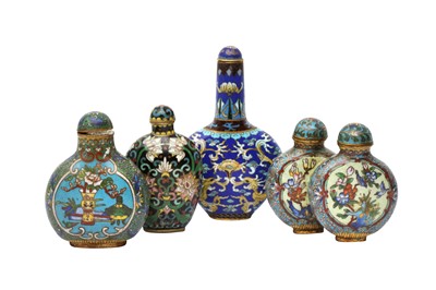 Lot 462 - A GROUP OF FOUR CHINESE CLOISONNÉ ENAMEL SNUFF BOTTLES