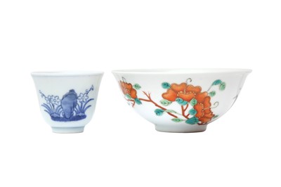 Lot 273 - A CHINESE 'PEONIES' BOWL TOGETHER WITH A 'NARCISSUS' CUP