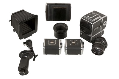 Lot 216 - A Hasselblad 500 EL Medium Format SLR Camera Outfit