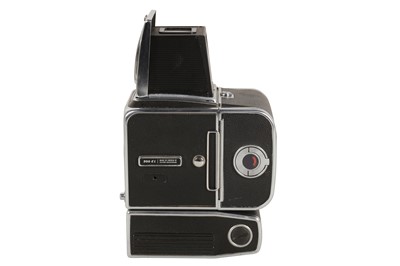 Lot 216 - A Hasselblad 500 EL Medium Format SLR Camera Outfit