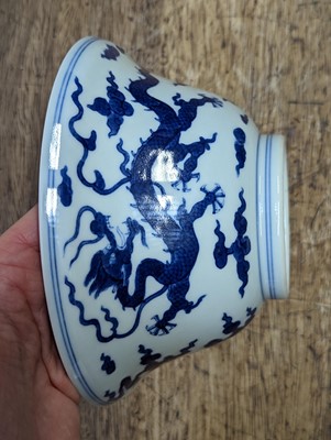 Lot 51 - A CHINESE BLUE AND WHITE 'DRAGON' BOWL