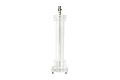 Lot 672 - A CONTEMPORARY LUCITE TABLE LAMP