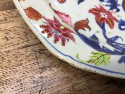 Lot 218 - A CHINESE FAMILLE-ROSE 'TOBACCO LEAF' DISH