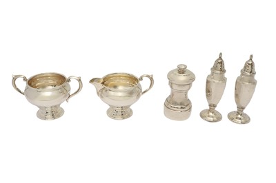 Lot 253 - A MIXED GROUP OF AMERICAN STERLING SILVER HOLLOWARE