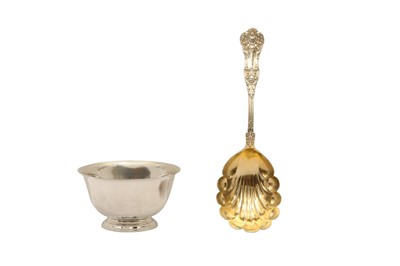 Lot 219 - A LATE 19TH CENTURY AMERICAN SILVER FRUIT SERVING SPOON, NEW YORK CIRCA 1890 BY THEODORE STARR AND CO