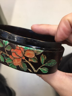 Lot 72 - A CHINESE COROMANDEL LACQUER OVAL BOX AND COVER