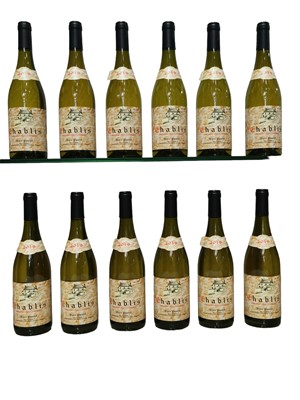 Lot 18 - Chablis, Domaine Alain Pautre, 2019, twelve bottles