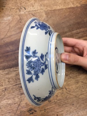 Lot 103 - A PAIR OF CHINESE BLUE AND WHITE 'DRAGON AND PHOENIX' DISHES