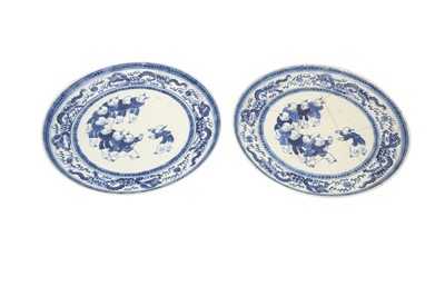 Lot 886 - A PAIR OF CHINESE BLUE AND WHITE 'BOYS' DISHES