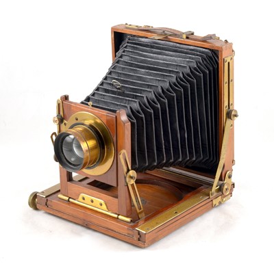 Lot 10 - An Unnamed Wood & Brass 5"x4" Field Camera.