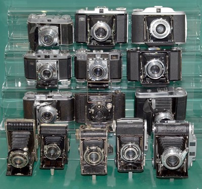 Lot 365 - A selection of 14 Vintage Cameras, inc Zeiss Contessa & Contina Rangefinders, etc.