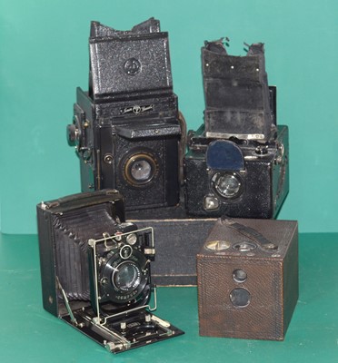 Lot 14 - Thornton Pickard Junior Special & Other Collectors Cameras.