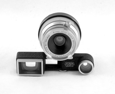 Lot 301 - Leica 3.5cm f3.5 Summaron M Lens with Goggles.