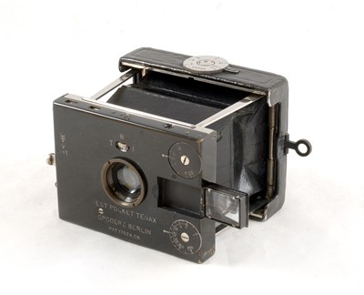 Lot 358 - Goerz Vest Pocket Tenax Outfit.