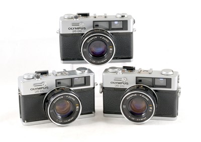 Lot 40 - Group of 3 Olympus DC CRF Compact Cameras.