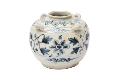 Lot 568 - A VIETNAMESE BLUE AND WHITE JAR
