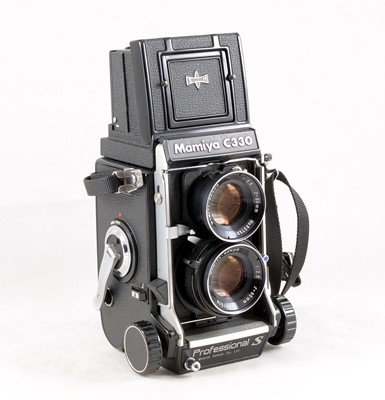 Lot 6 - An Extensive Mamiya C330 Professional S Outfit.