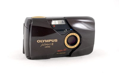 Lot 153 - A Rare Olympus MJU II Limited Edition Set.