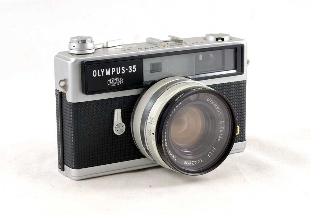 Lot 44 Olympus 35 LE & S Rangefinder Cameras.