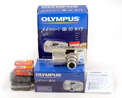 Lot 75 - An Olympus Mju III Zoom 80 Kit.