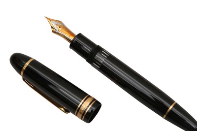 Lot 777 - A MONT BLANC MEISTERSTUCK LE GRAND FOUNTAIN PEN